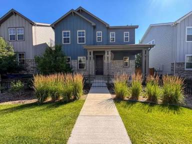 Main picture of 10093 Flower St