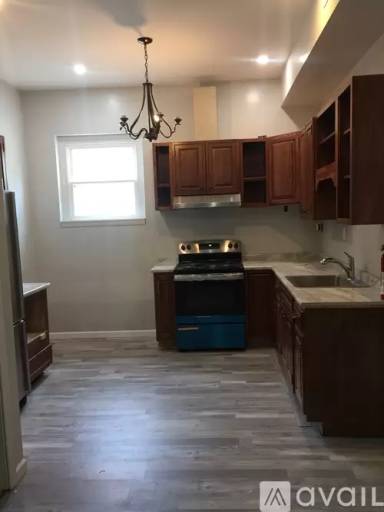Main picture of 907 Chartiers Ave