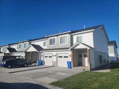 Main picture of 452 S 3rd W