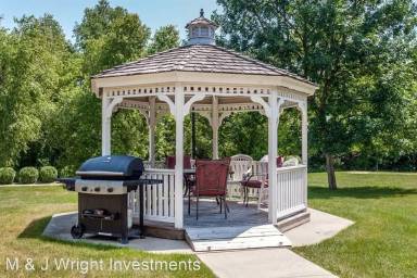 Main picture of W168 N 11328 Western Avenue W168 N Ave