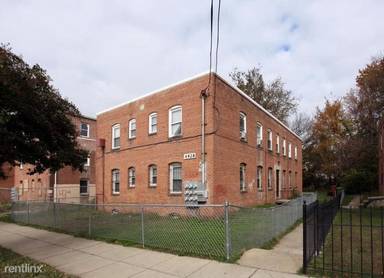 Main picture of 4928 Nash St NE