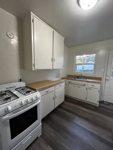 Main picture of 7602 Bodega Ave