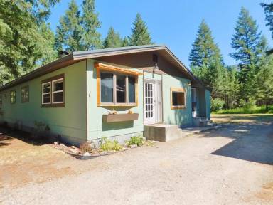 Main picture of 1585 13 Avenue EN