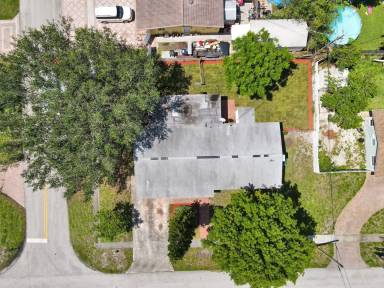 Main picture of 113 SE 14th St