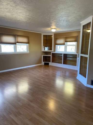 Main picture of 1000 Longstaff St