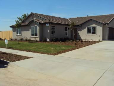 Main picture of 3107 3121 Bright St