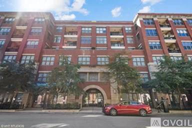 Main picture of 3140 N Sheffield Ave