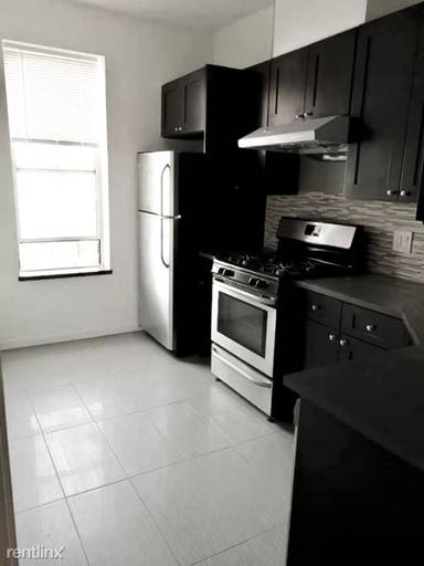 Main picture of 74 2nd St