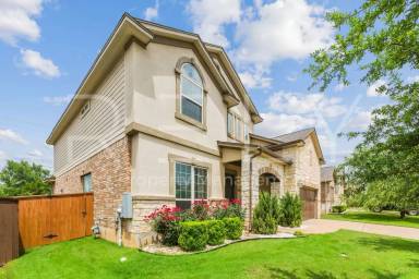 Main picture of 240 Cross Timbers Dr