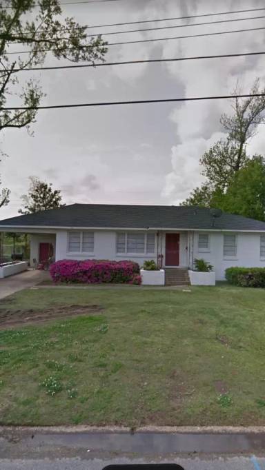 Main picture of 13 Parkwood Cir