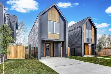 Main picture of 8006 Sunbury St