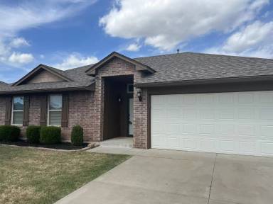 Main picture of 11905 SW 8th St