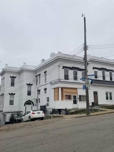 Main picture of 796 Hazelwood Ave