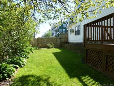 Main picture of 94 Sunnyside Ave