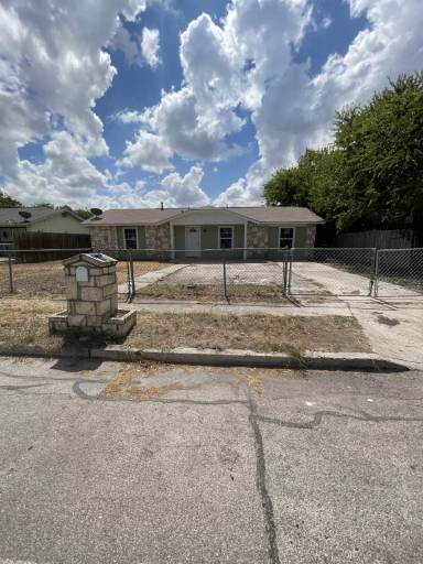 Main picture of 8834 Five Palms Dr