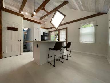 Main picture of 2185 Columbus Rd