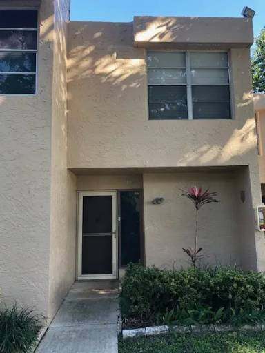 Main picture of 9421 Live Oak Pl