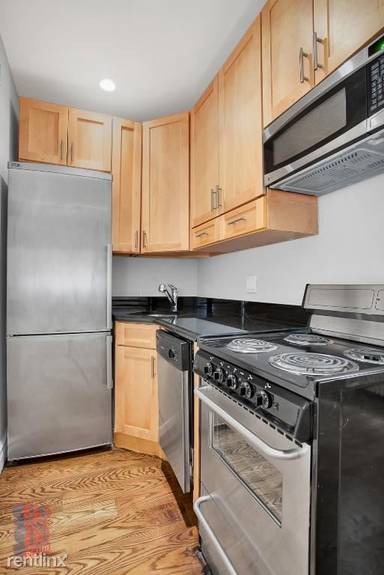Main picture of 326 E 35th St