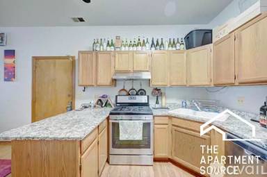 Main picture of 1160 W Grand Ave