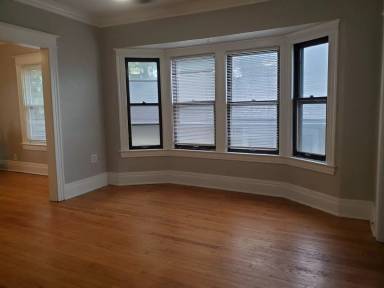 Main picture of 165 Pearl St