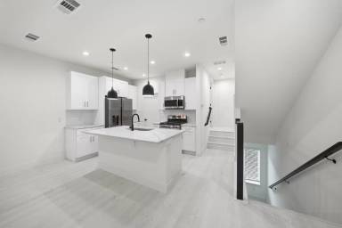 Main picture of 7207 Mohawk Dr