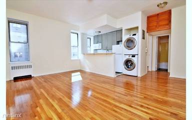 Main picture of 133 E 84th St