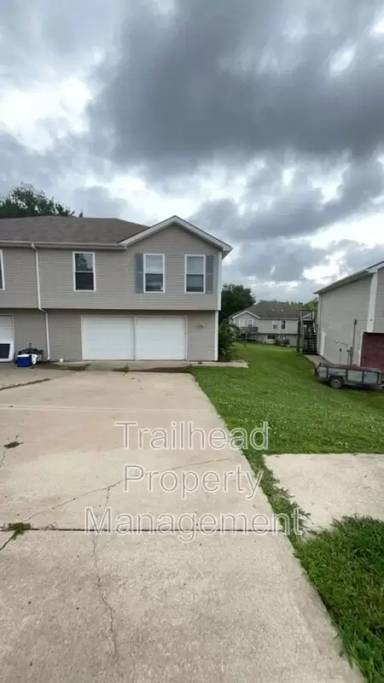 Main picture of 195 Hazel Ct