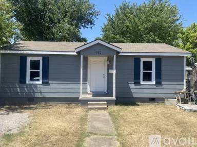 Main picture of 910 N Pesotum Ave
