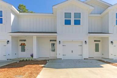 Main picture of 7 Sandy Cove Way