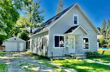 Main picture of 207 W Perry St