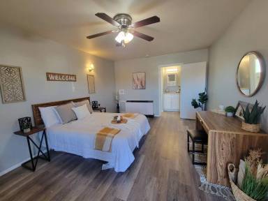 Main picture of 1810 North Ave