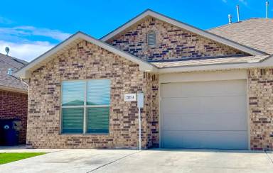 Main picture of 2133 N Texas Ave