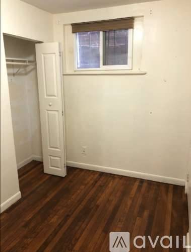 Main picture of 210 Maverick St