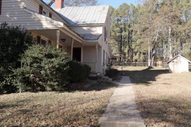 Main picture of 3392 Collinsville Rd