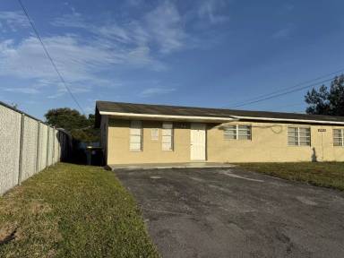 Main picture of 5220 SW 43rd Ter