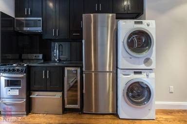 Main picture of 72 W 108th St
