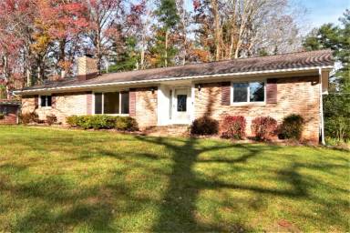 Main picture of 1044 Carousel Ln
