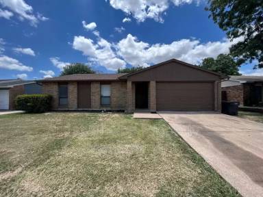 Main picture of 5809 Deerfoot Trl