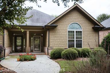 Main picture of 1041 Bedford Trl