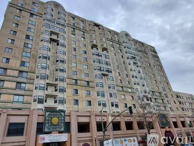 Main picture of 988 Franklin St Apartments