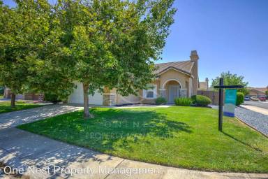 Main picture of 2315 Primrose Ln