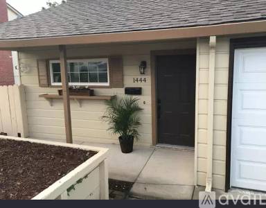 Main picture of 1444 Highland Blvd