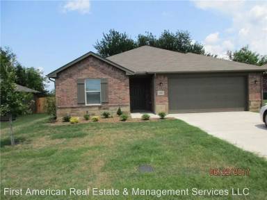 Main picture of 3107 N Hickory St