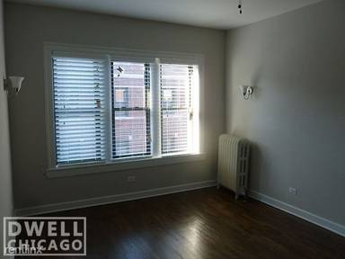 Main picture of 1353 W Touhy Ave