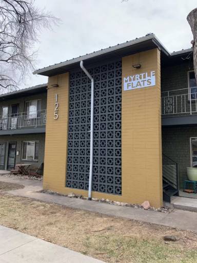 Main picture of 125 E Myrtle St