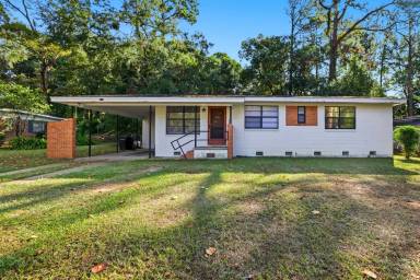 Main picture of 211 N Lipona Rd