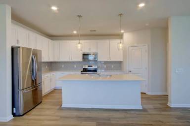 Main picture of 714 McRoy St