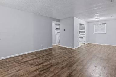 Main picture of 600 S Missouri Ave