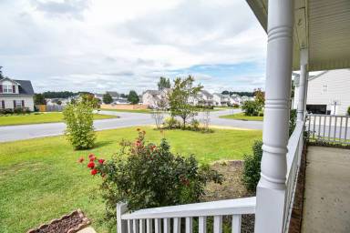 Main picture of 135 Lenoir Dr