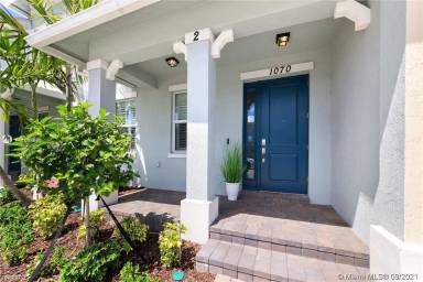 Main picture of 1070 Eucalyptus Dr